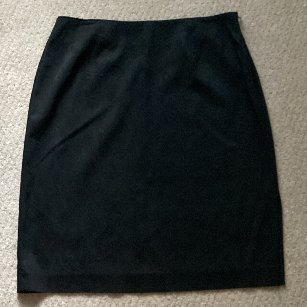 Elegant Black Pencil Skirt